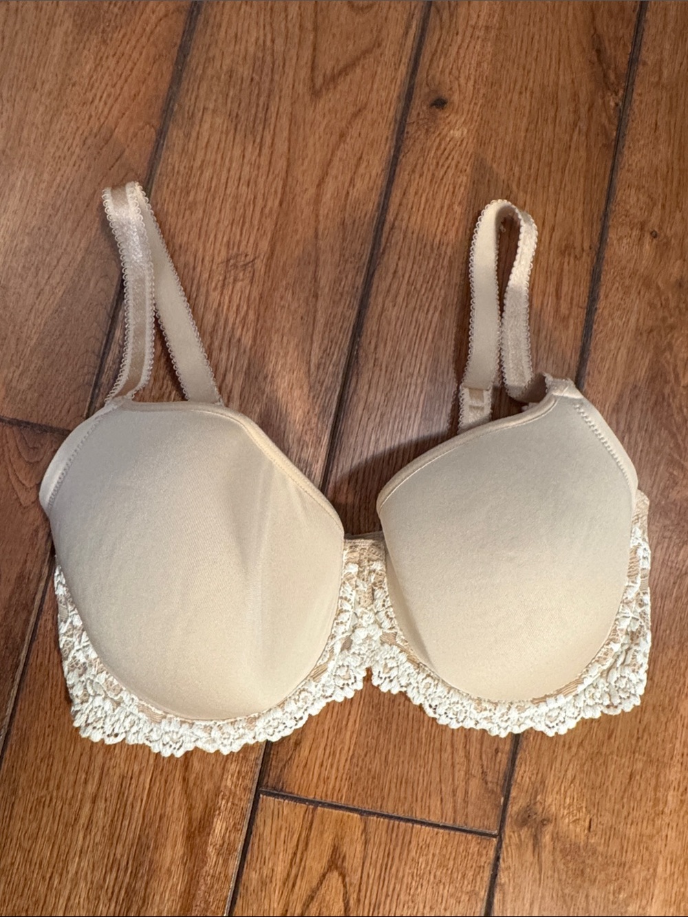 Wacoal Lace-Trim Bra in Beige sz. 34DD 853191